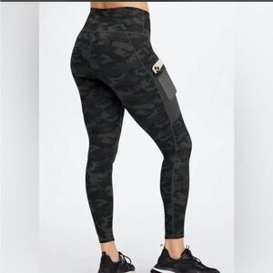 FABLETICS On-The-Go PowerHold® High-Waisted Capri